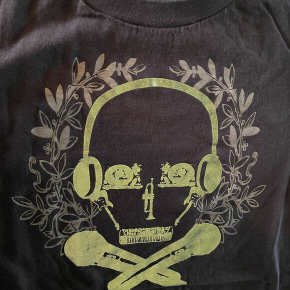 *♪ Y2K Brown Gold Skull Music T-Shirt - 2000's cool! *♪ - Picture 11 of 13